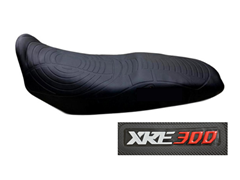 CAPA DE BANCO EMBORRACHADA PARA MOTO UNIVERSAL (XRE 300) PRETA